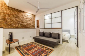 FABULOUS APARTMENT IN ANTON MARTIN